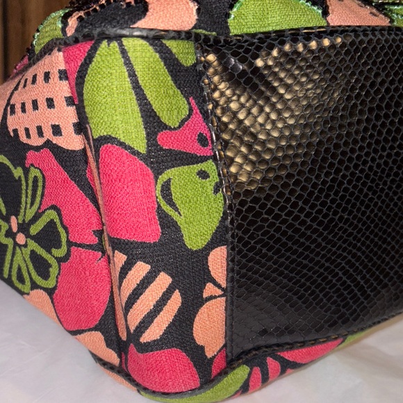 Isabella Fiore Black and Pink Floral Satchel/Shoulder Bag - Picture 13 of 15